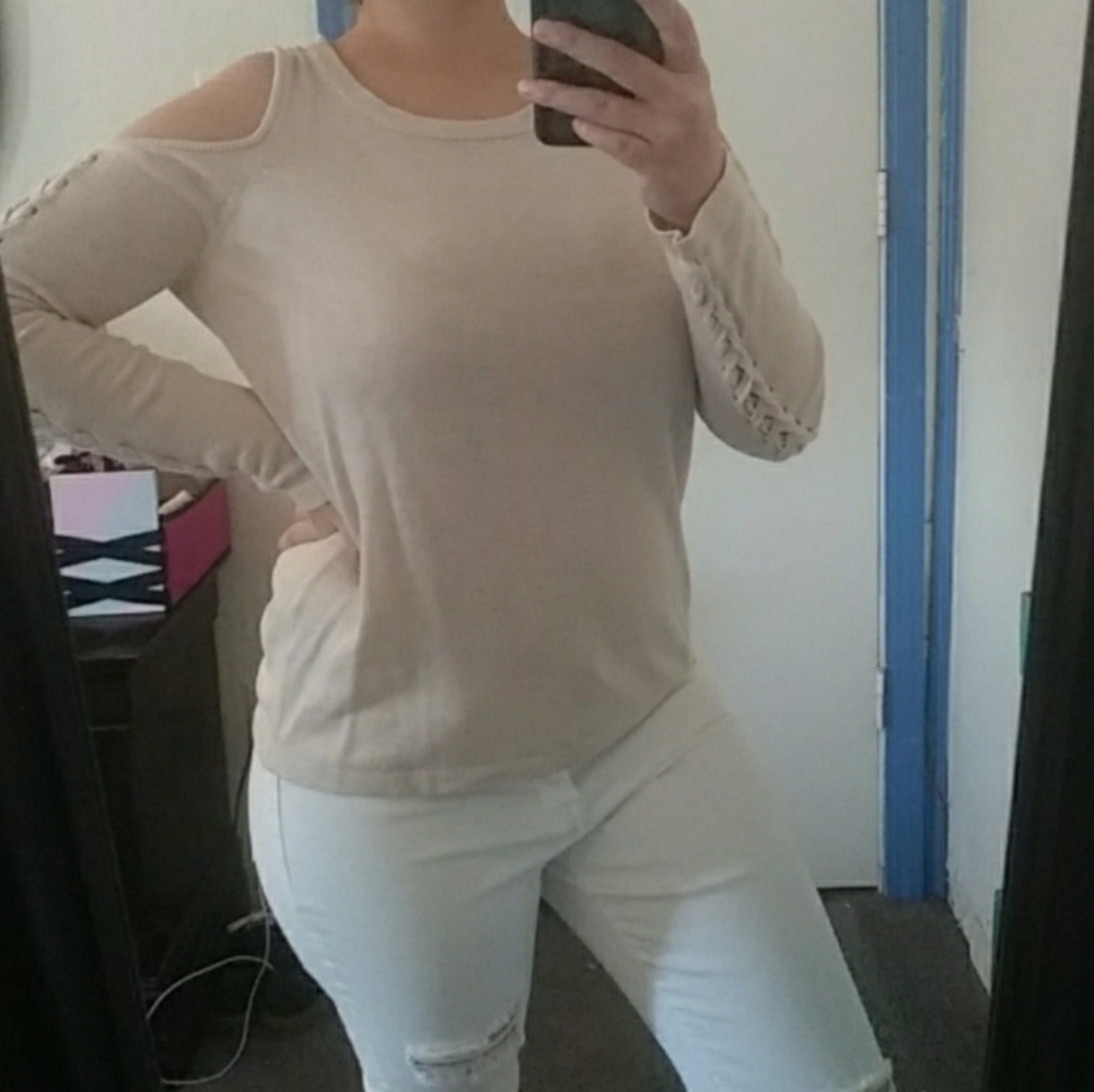 Cold shoulder long sleeve